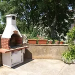 Nikola Apartament *