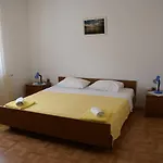 Nikola Apartament *
