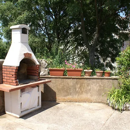 Nikola Apartment *