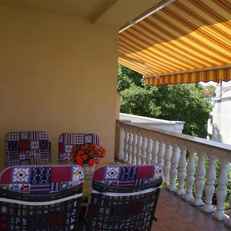 Nikola Apartment *