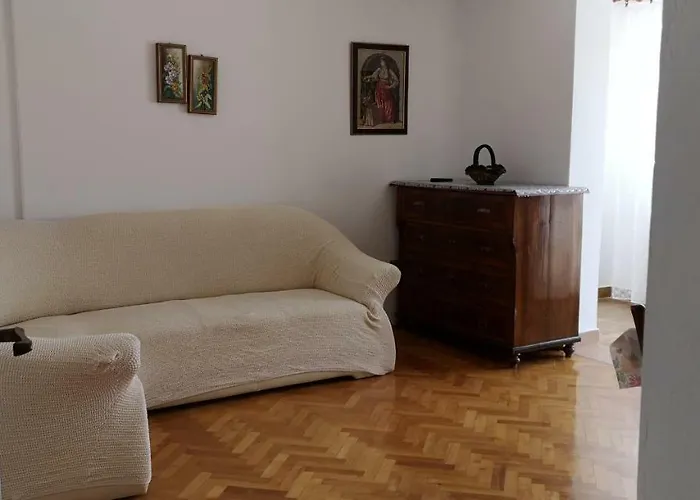 Nikola Appartement *