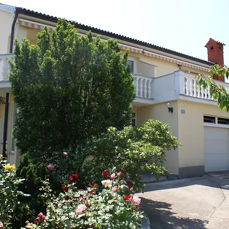 Apartment Nikola Krk Town