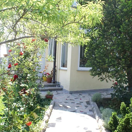 Nikola Appartement *